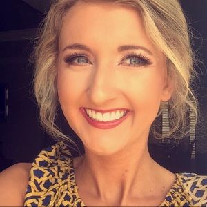 Meet your Posher, Alyssa